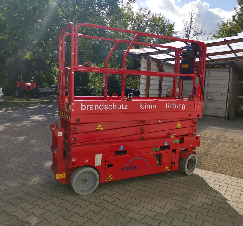 Zusammengefahrene Hebebühne